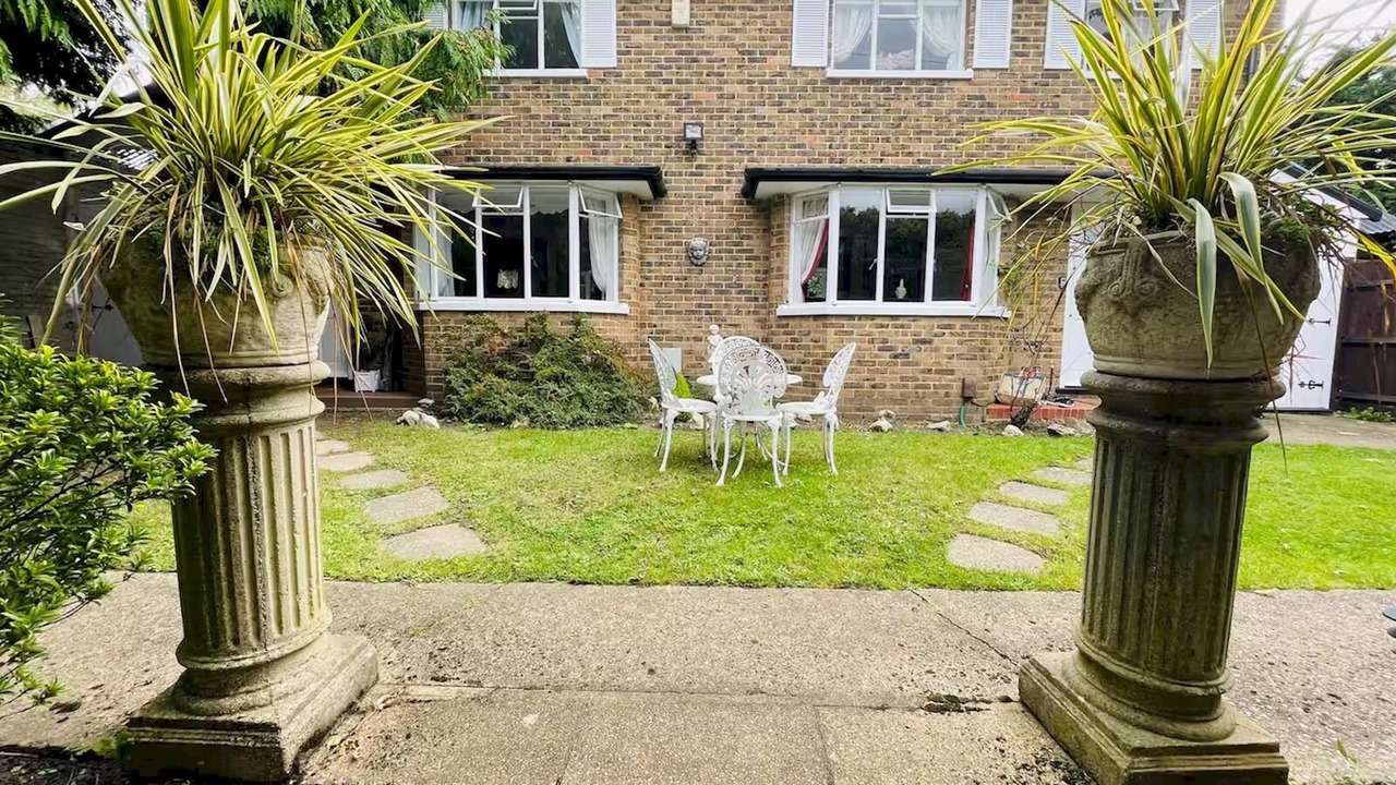 Photo of Outdoor in Esher
