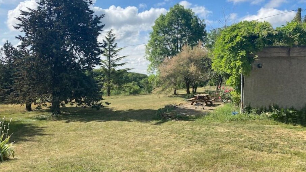 Photo of Outdoor in Charnay