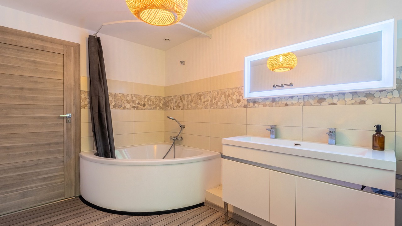 Photo of Bathroom in Gondecourt