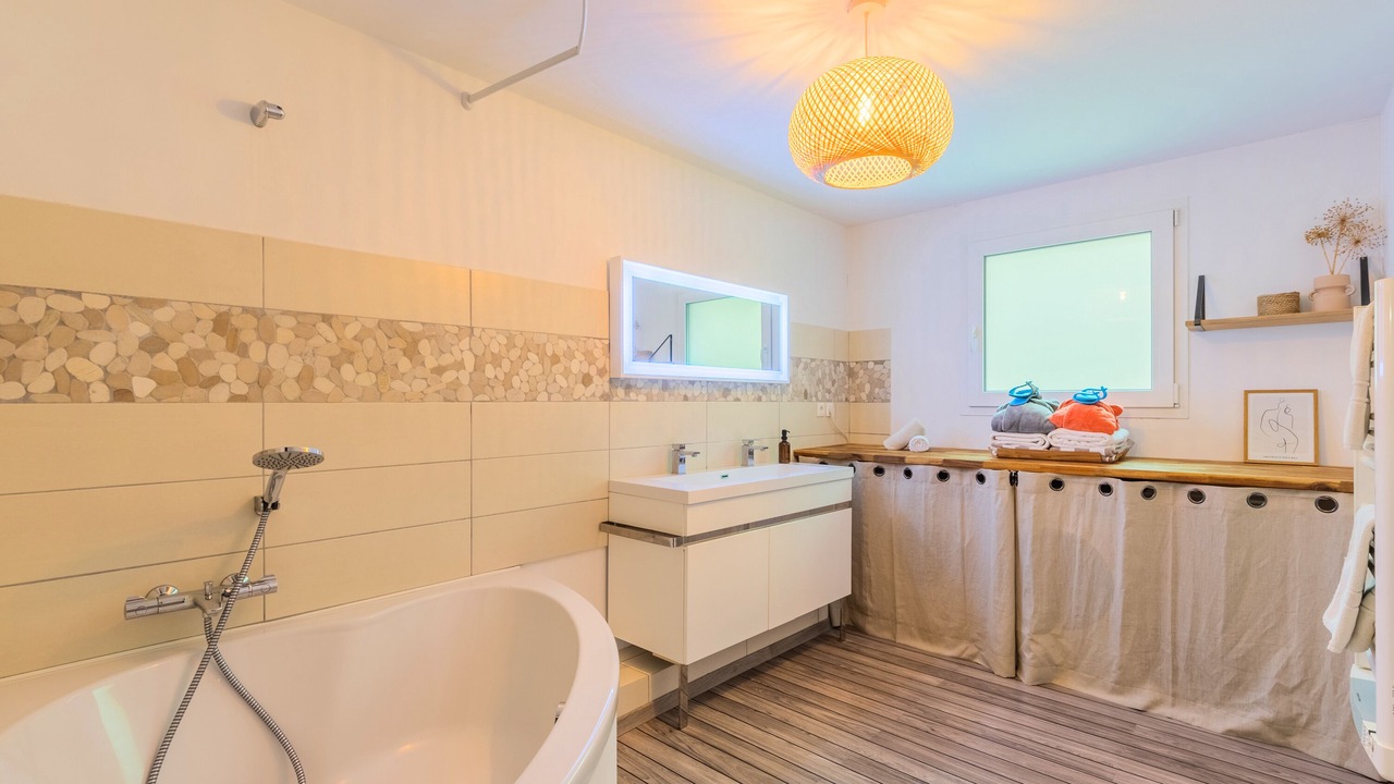 Photo of Bathroom in Gondecourt