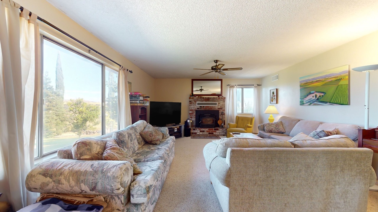 Photo of Livingroom in Yolo County