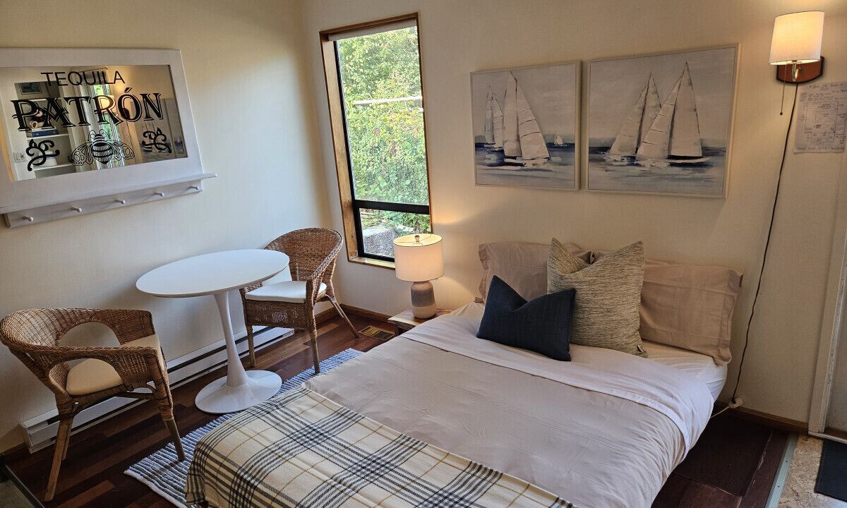 Photo of Bedroom in Bowen Island