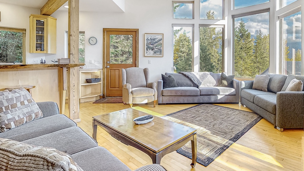 Photo of Livingroom in Hyak