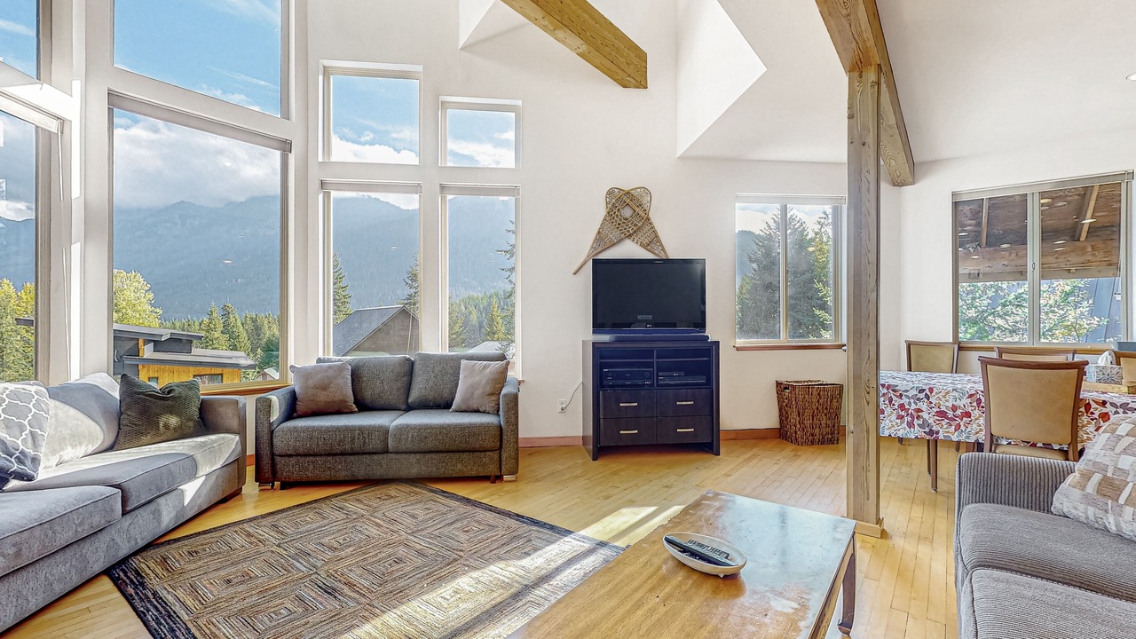 Photo of Livingroom in Hyak
