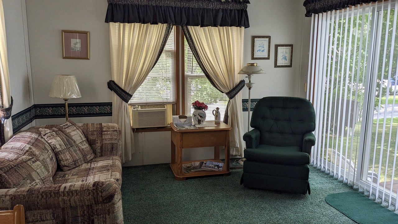 Photo of Livingroom in Perry