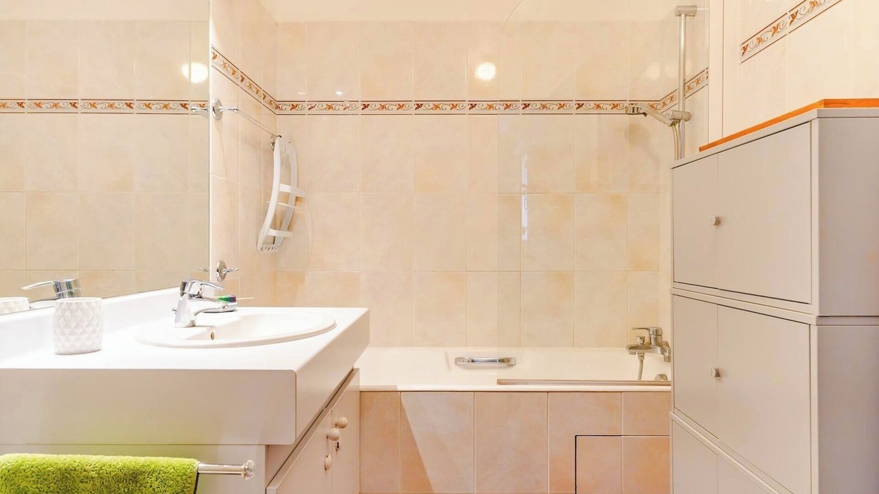 Photo of Bathroom in Combat