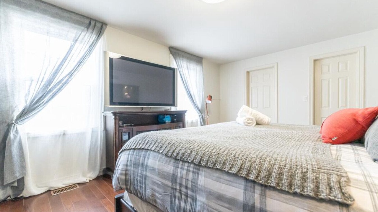 Photo of Bedroom in Louth