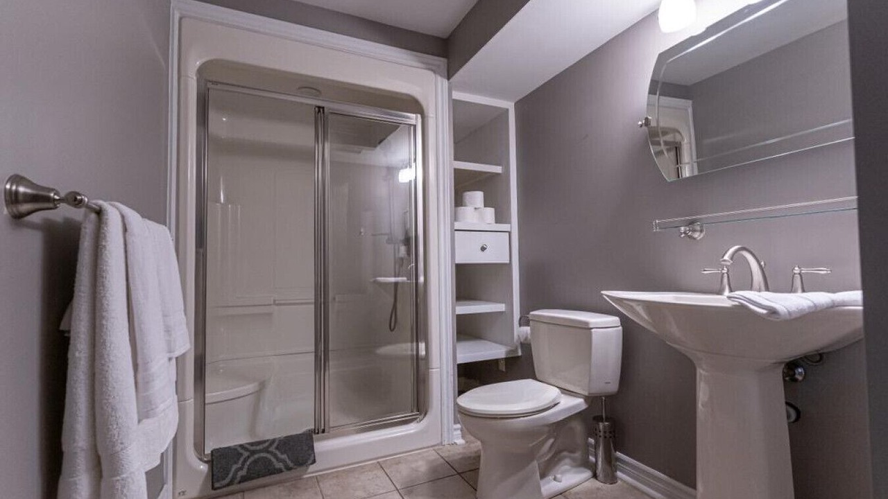 Photo of Bathroom in Louth