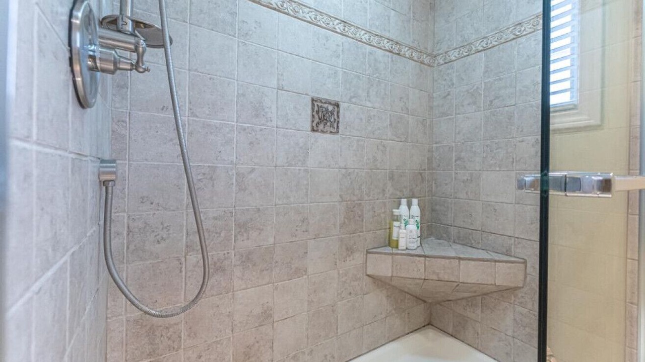 Photo of Bathroom in Louth