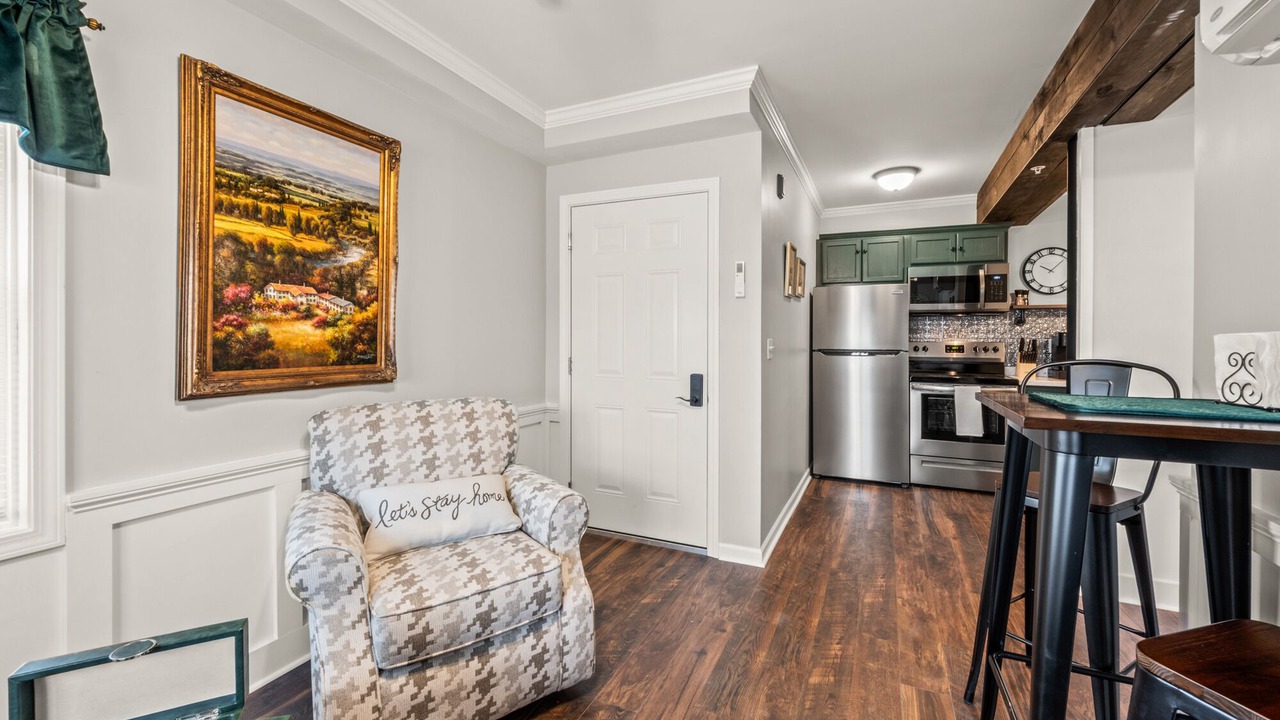 Photo of Livingroom in Wallingford Center