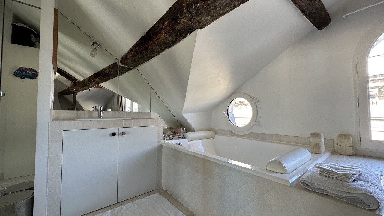 Photo of Bathroom in Paris City Center