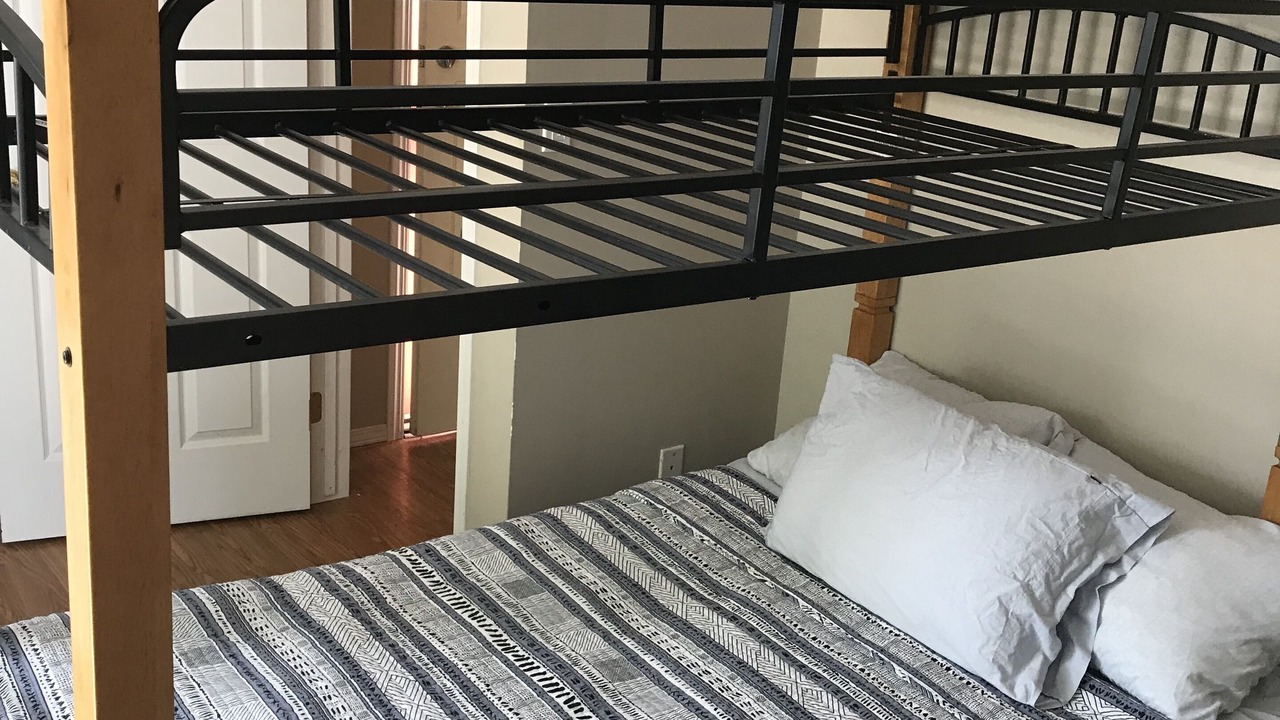 Photo of Bedroom in Division No. 7