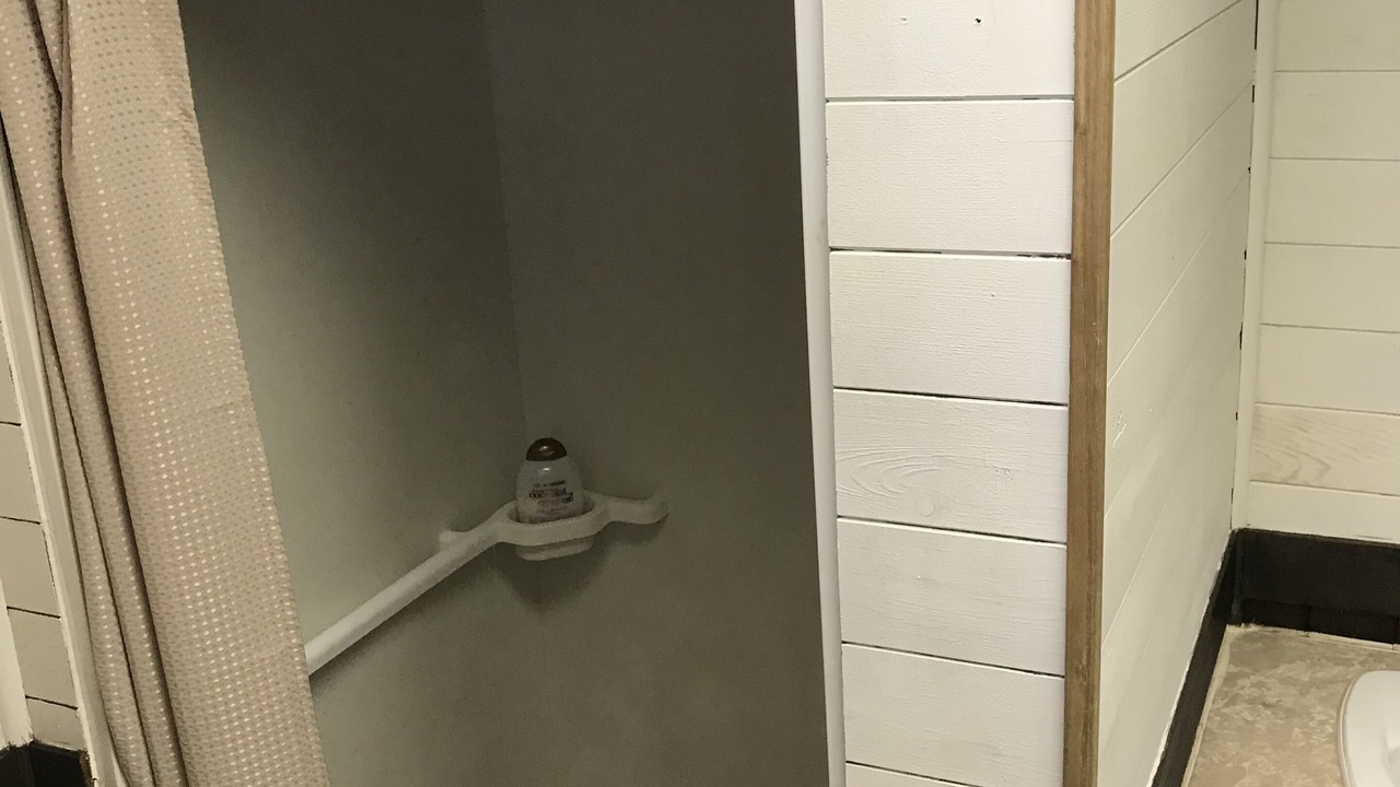 Photo of Bathroom in Division No. 7