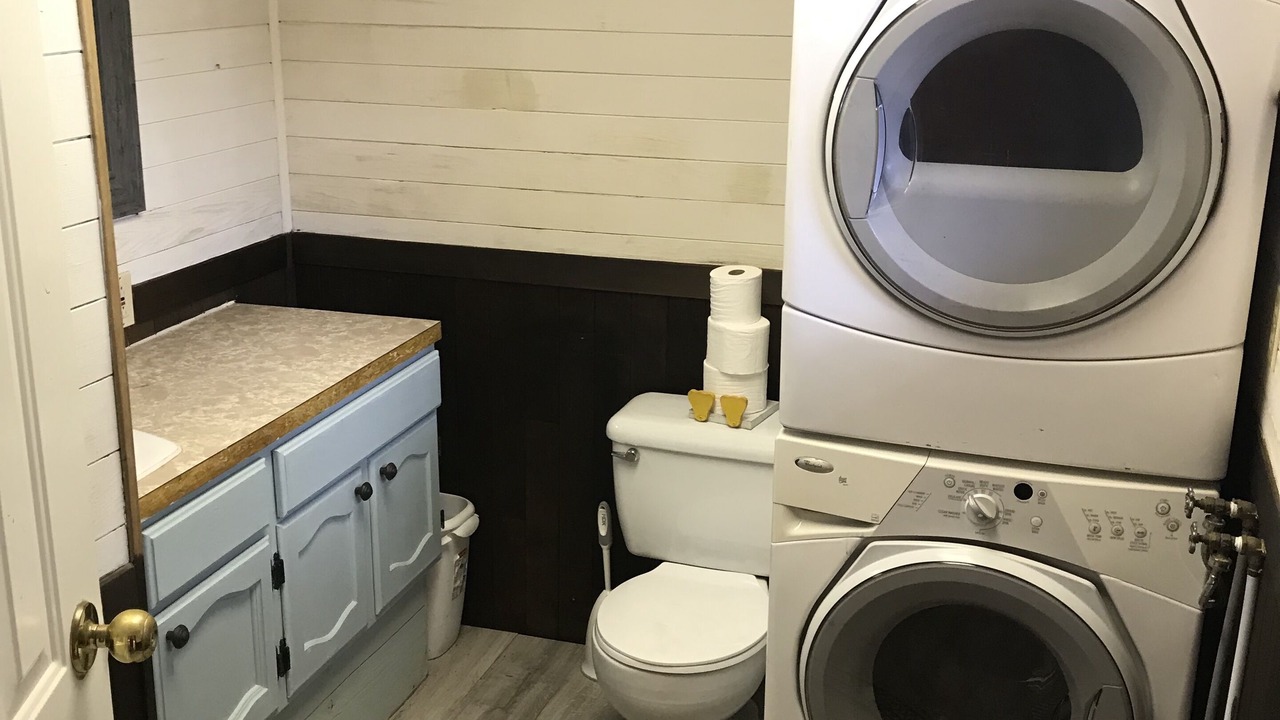 Photo of Bathroom in Division No. 7
