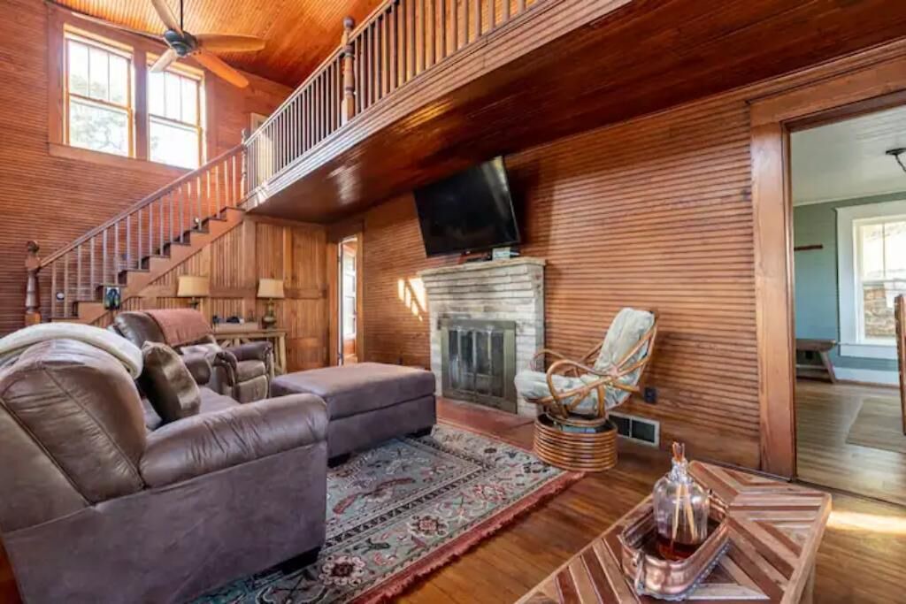 Photo of Livingroom in Hardin County