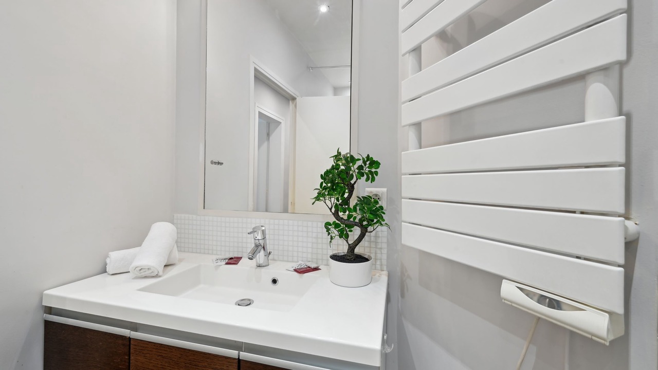 Photo of Bathroom in Faubourg-du-Roule