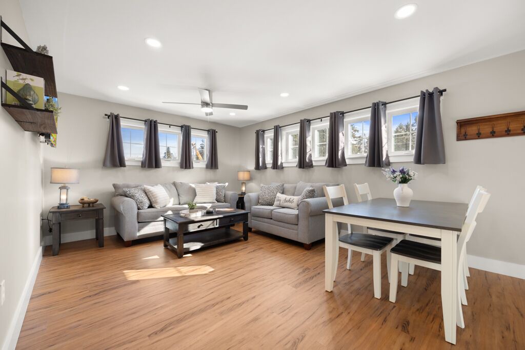 Photo of Livingroom in Bernard