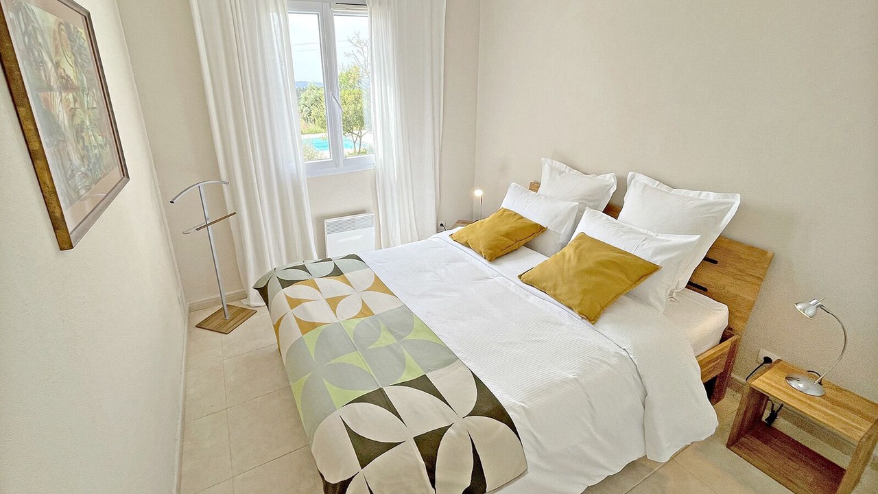 Photo of Bedroom in Entrecasteaux