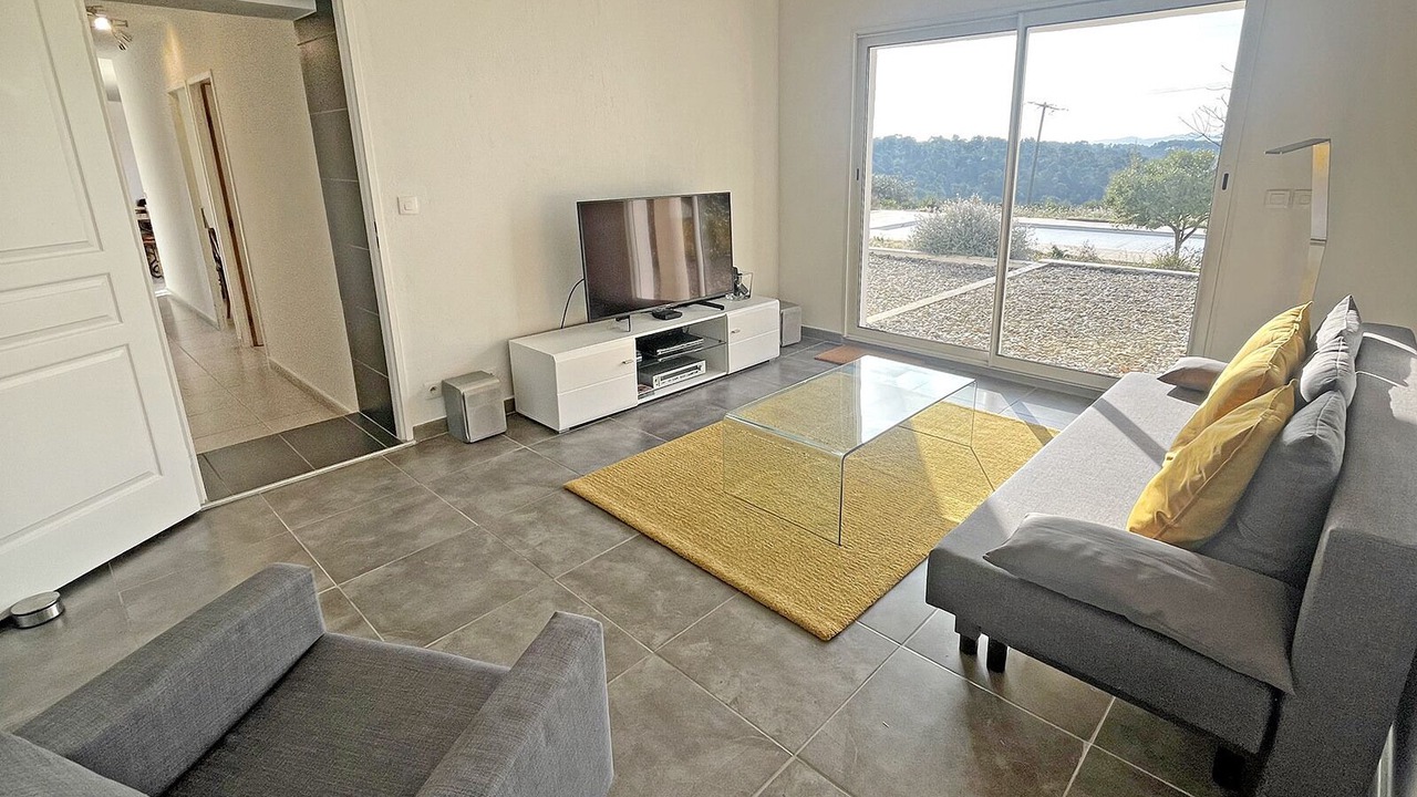 Photo of Livingroom in Entrecasteaux