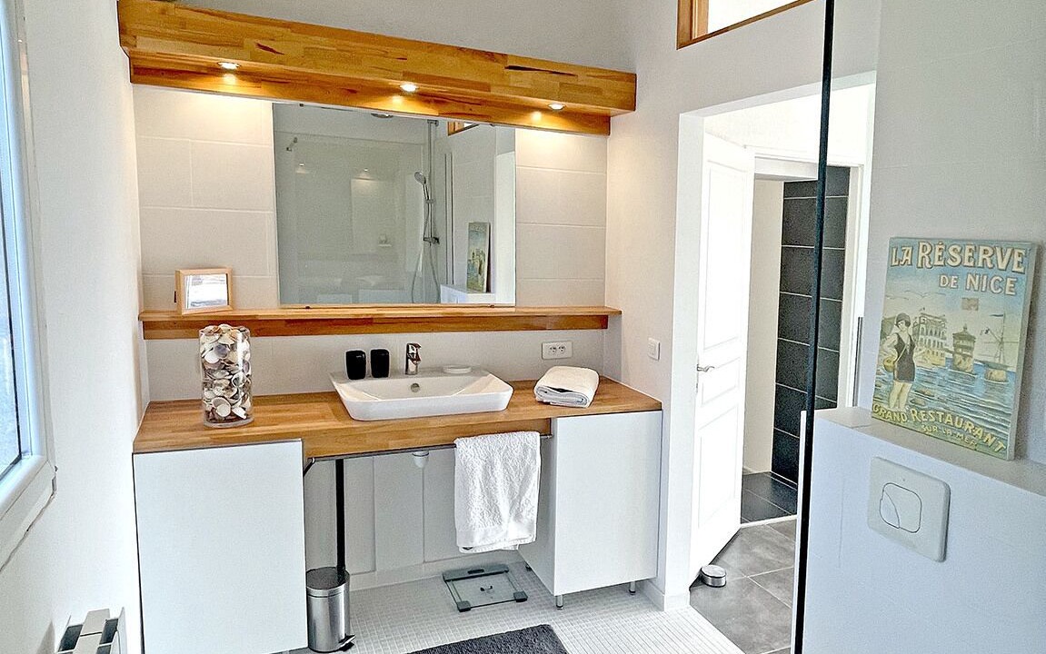 Photo of Bathroom in Entrecasteaux