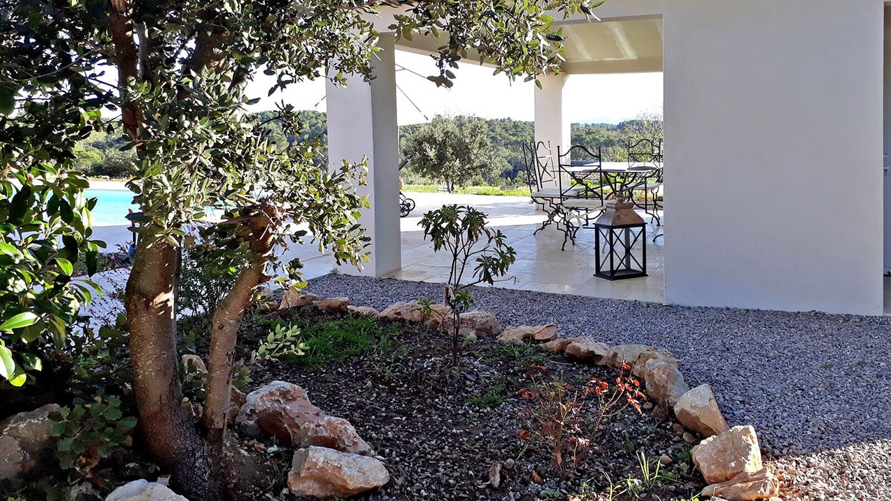 Photo of Patio Balcony in Entrecasteaux