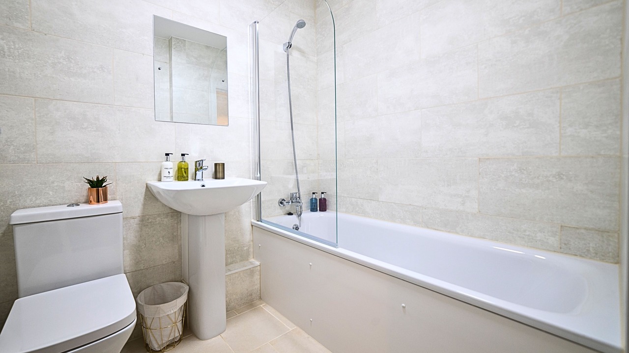 Photo of Bathroom in Heathrow Villages