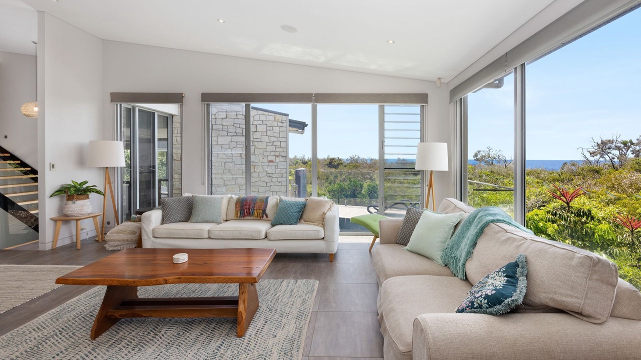 Photo of Livingroom in Castaways Beach