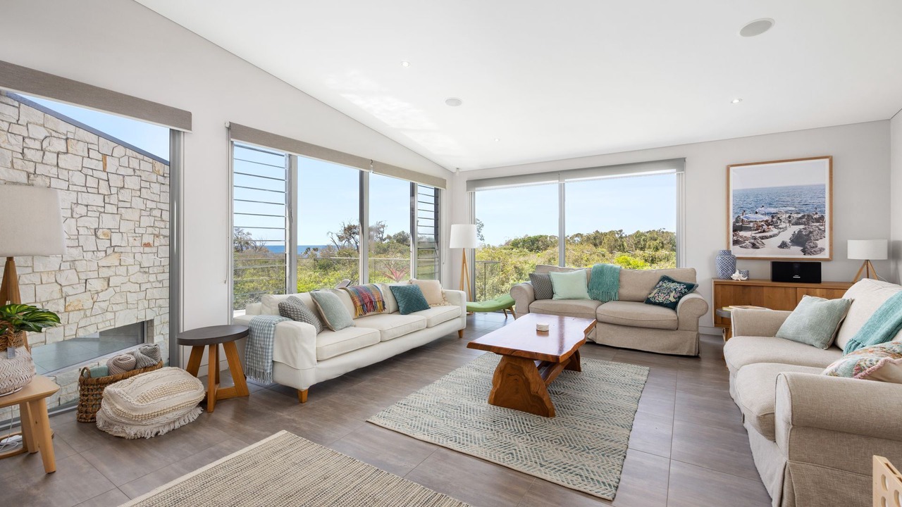 Photo of Livingroom in Castaways Beach