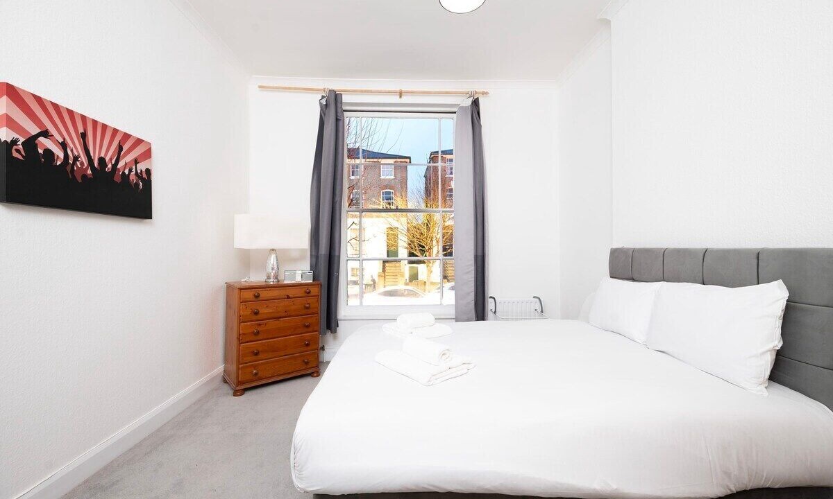 Photo of Bedroom in Cantelowes