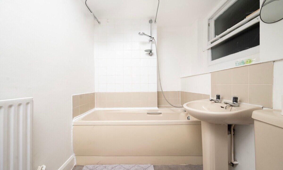 Photo of Bathroom in Cantelowes