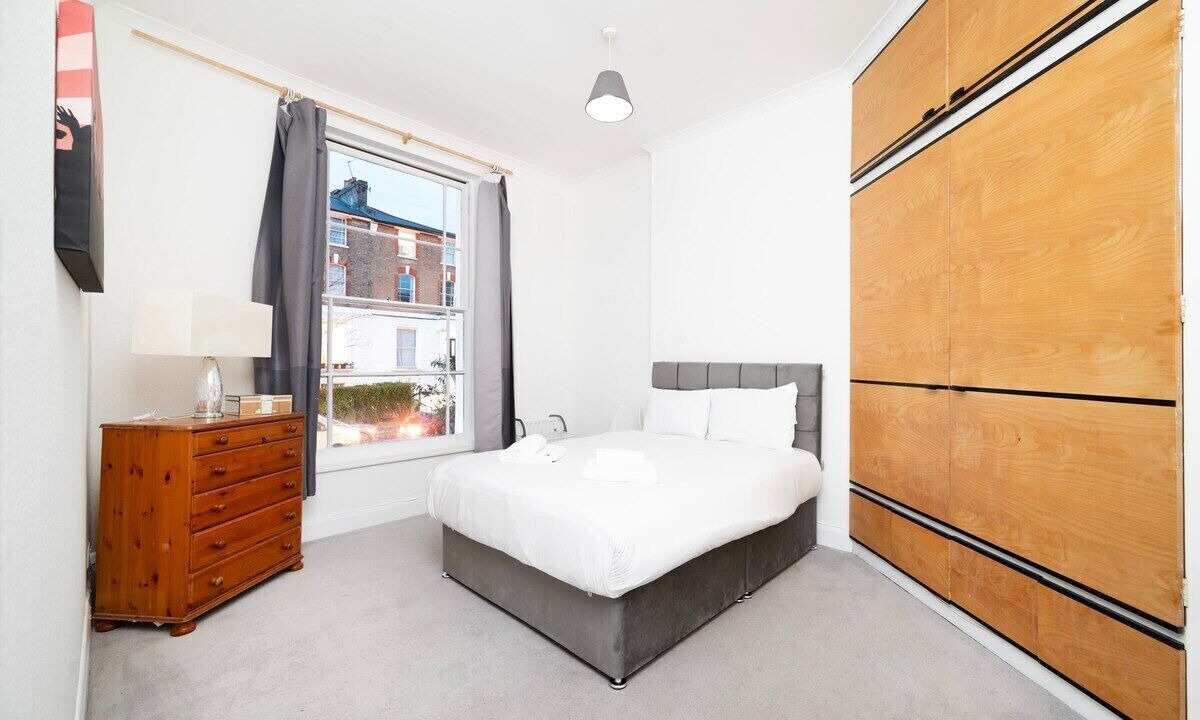 Photo of Bedroom in Cantelowes