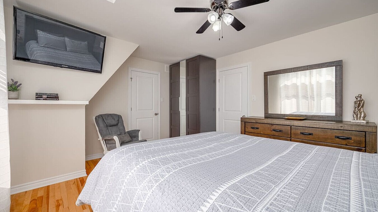 Photo of Bedroom in Aylmer