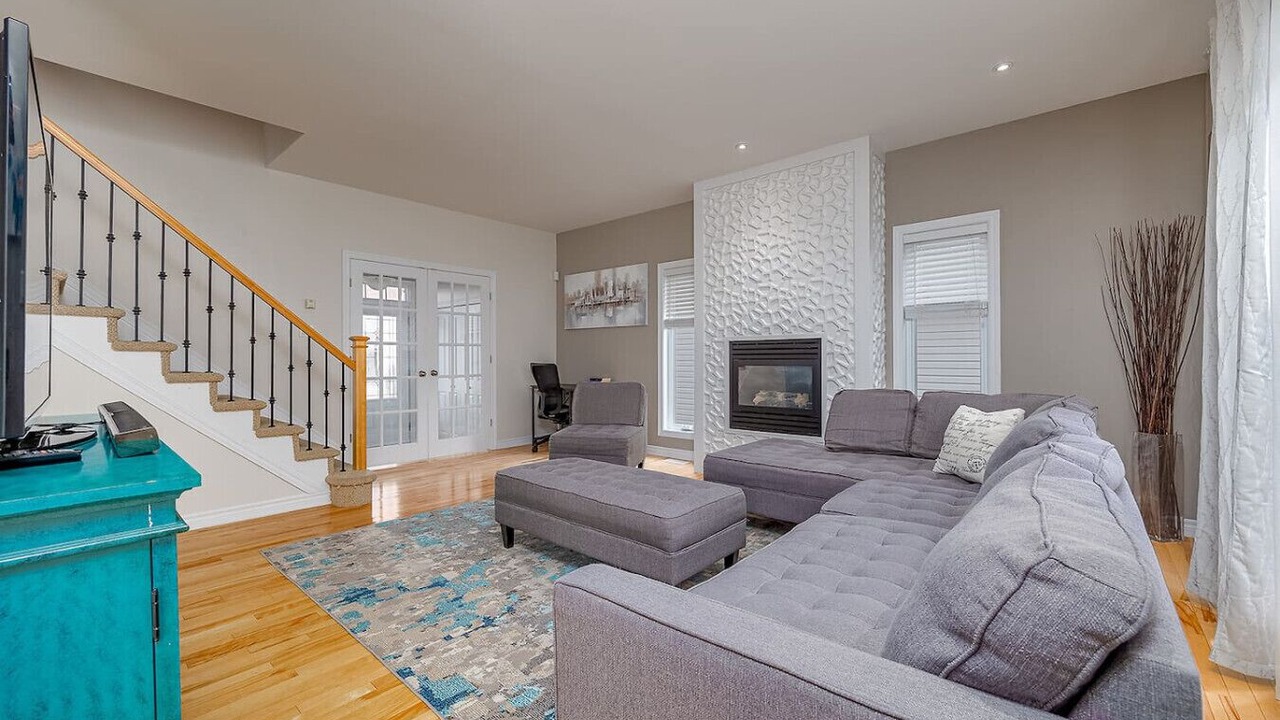 Photo of Livingroom in Aylmer
