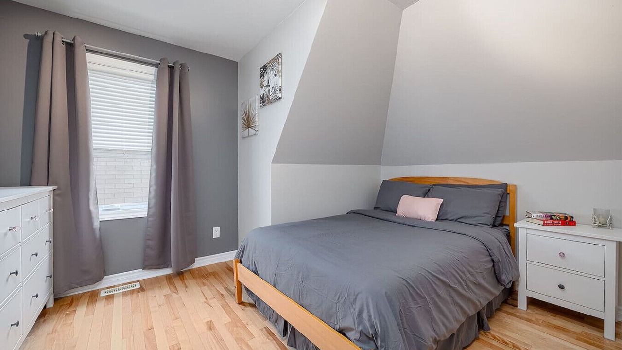 Photo of Bedroom in Aylmer