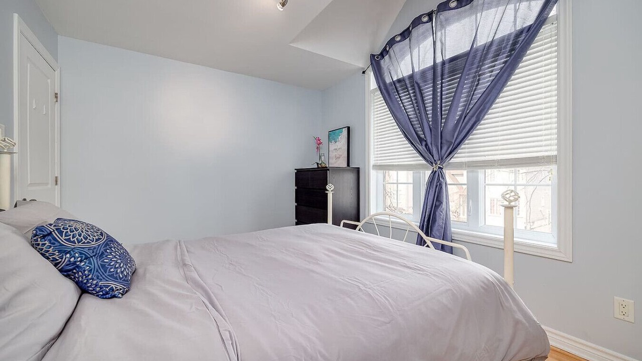 Photo of Bedroom in Aylmer
