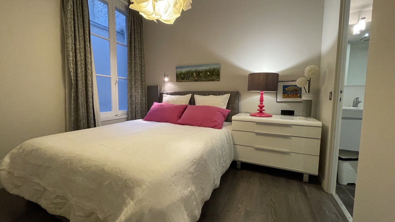 Photo of Bedroom in Bordeaux Golden Triangle