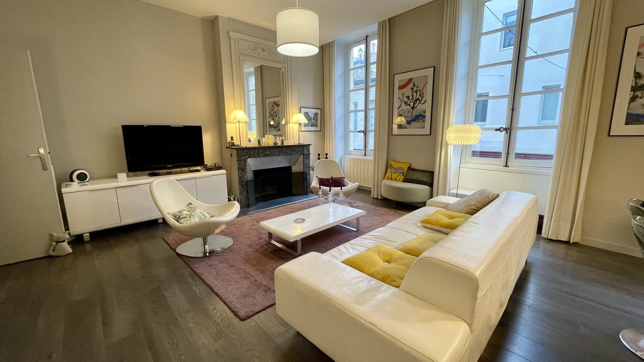 Photo of Livingroom in Bordeaux Golden Triangle