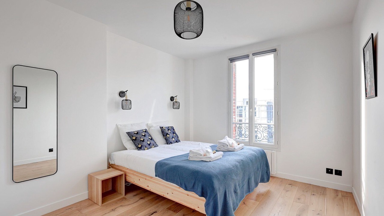 Photo of Bedroom in Suresnes