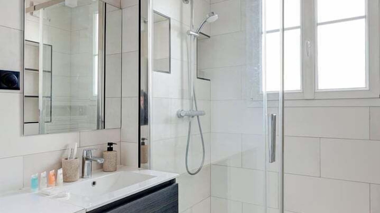 Photo of Bathroom in Suresnes