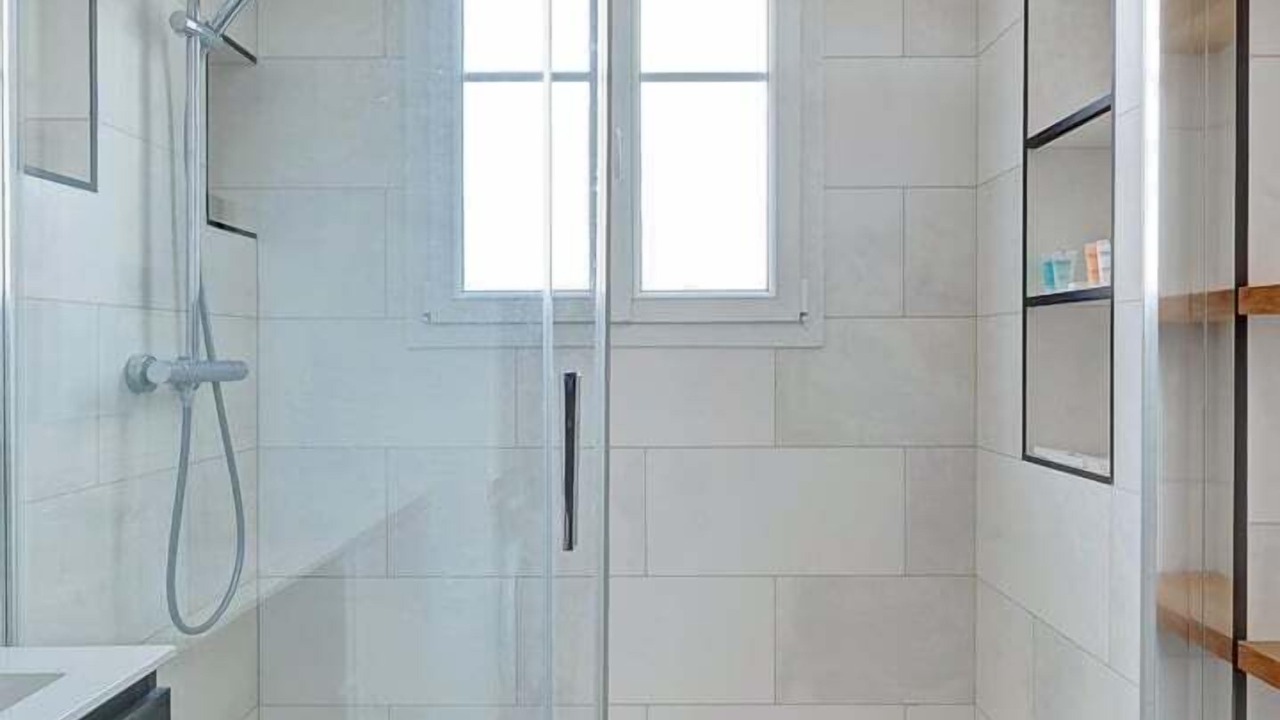 Photo of Bathroom in Suresnes
