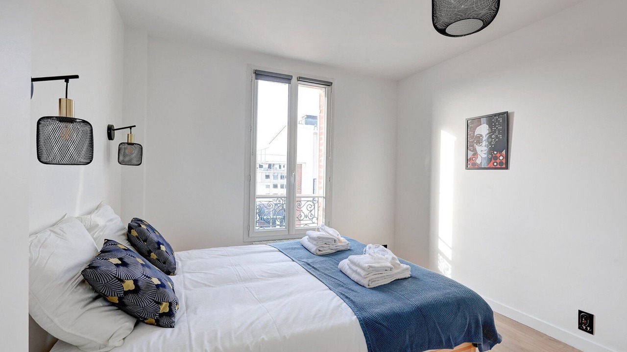 Photo of Bedroom in Suresnes