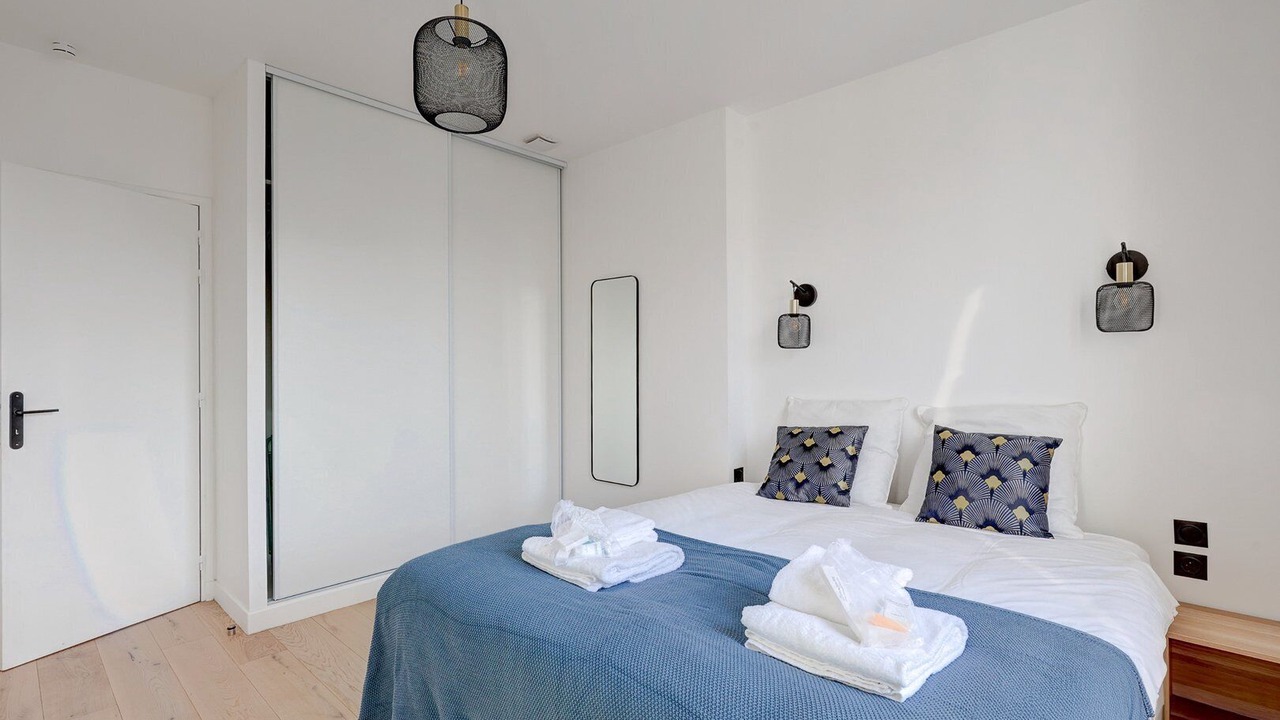 Photo of Bedroom in Suresnes