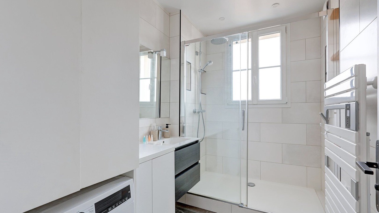 Photo of Bathroom in Suresnes
