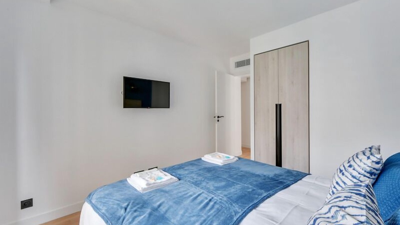 Photo of Bedroom in 15th Arrondissement