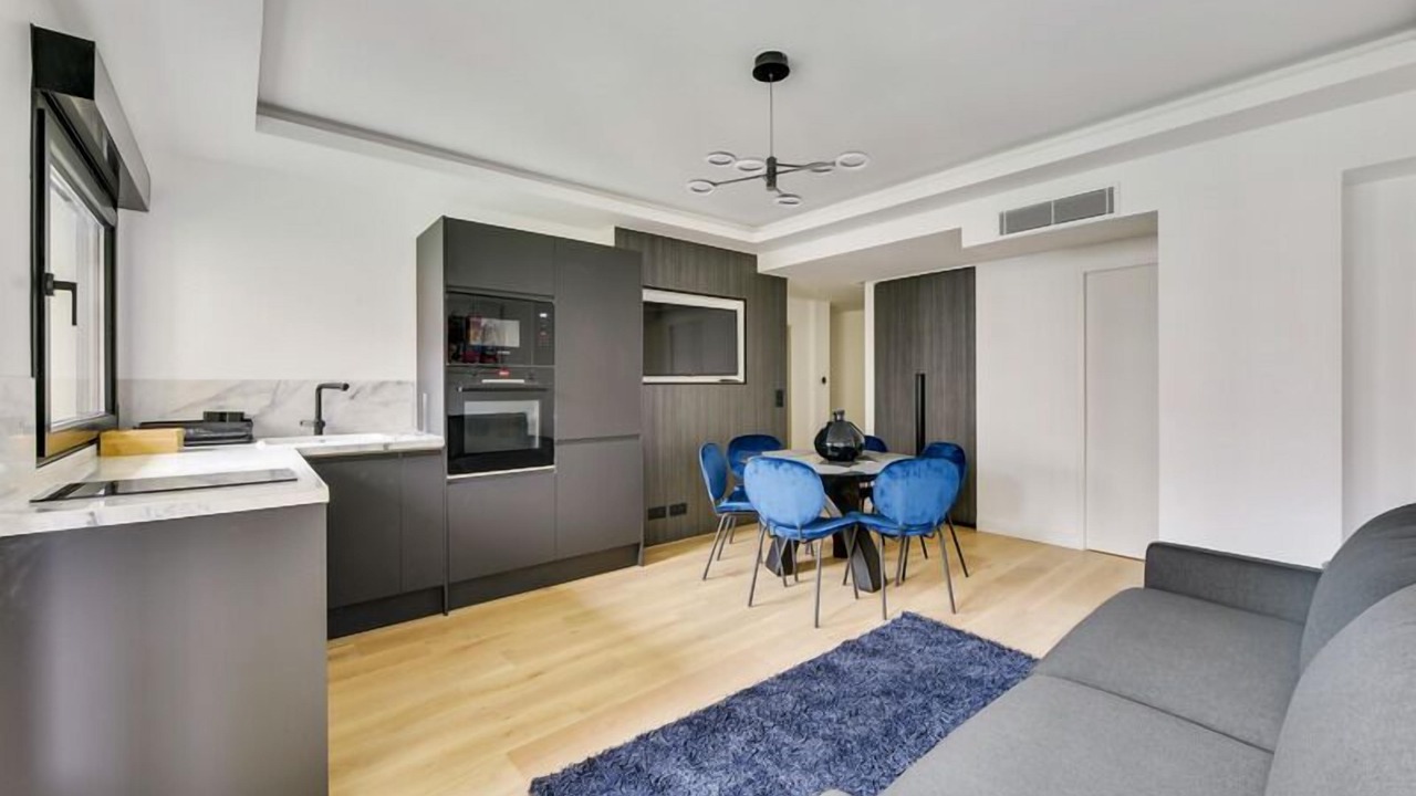 Photo of Livingroom in 15th Arrondissement