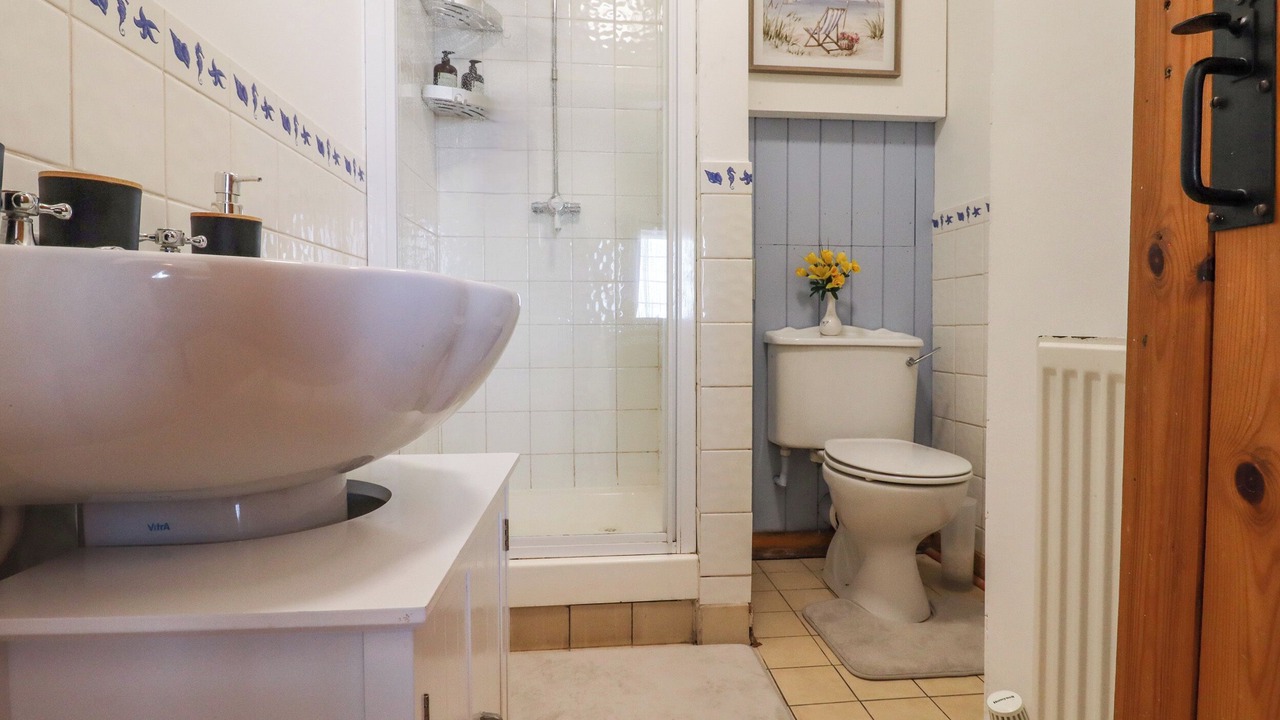 Photo of Bathroom in Graveney