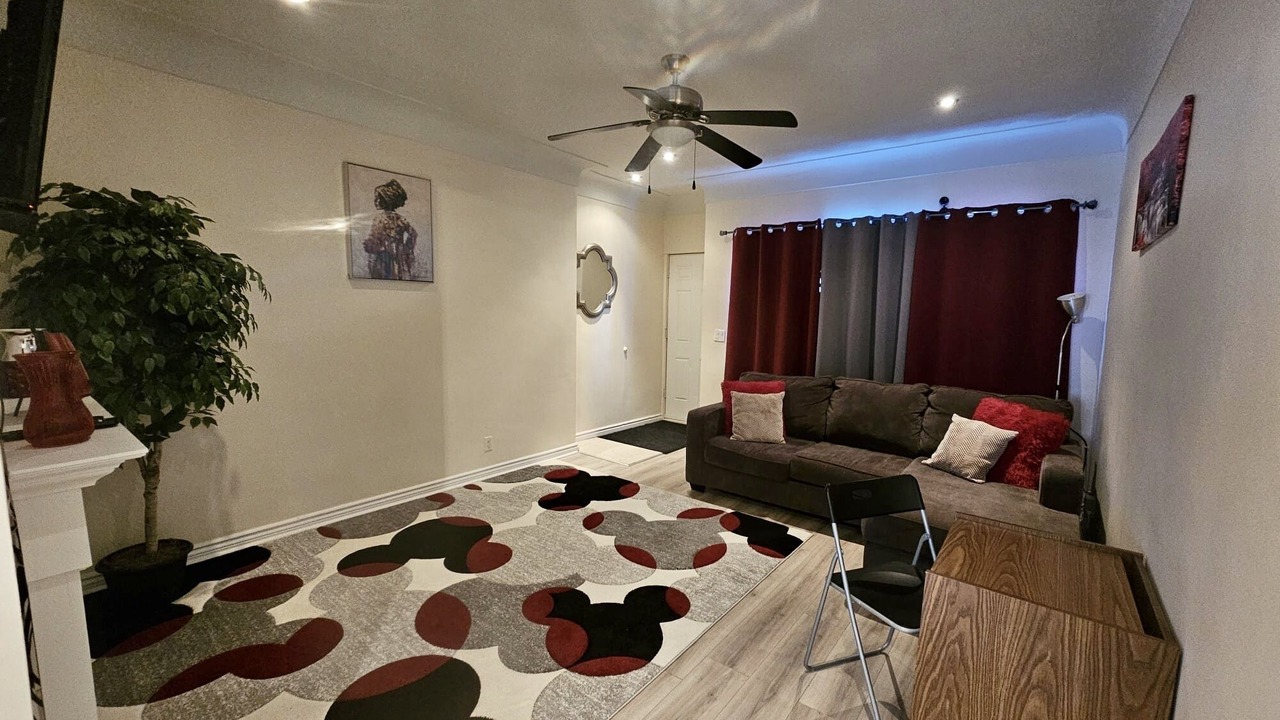 Photo of Livingroom in Landsdale