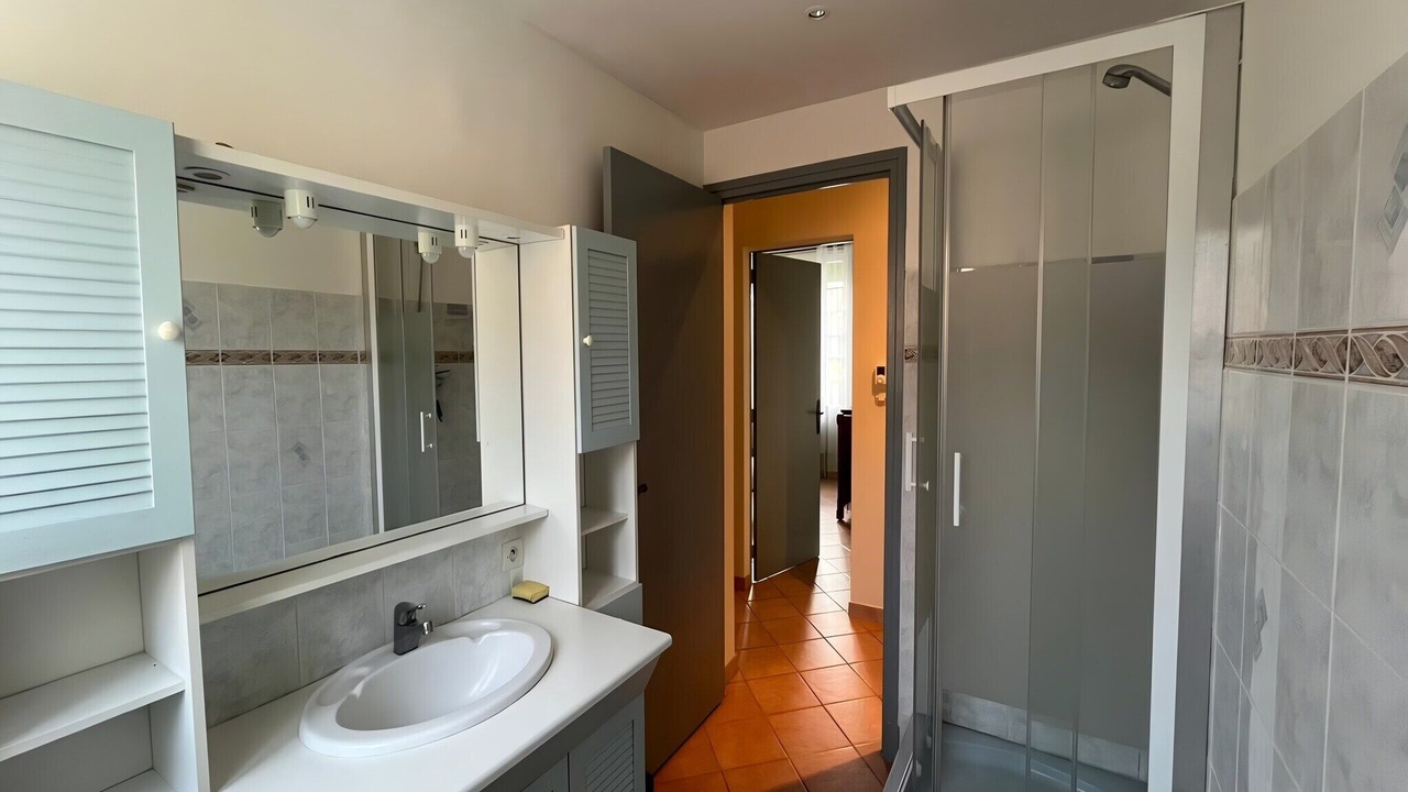 Photo of Bathroom in Saint-Denis