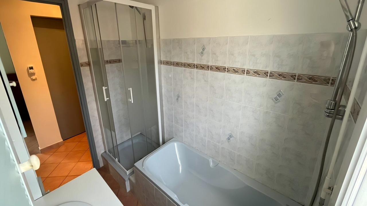 Photo of Bathroom in Saint-Denis