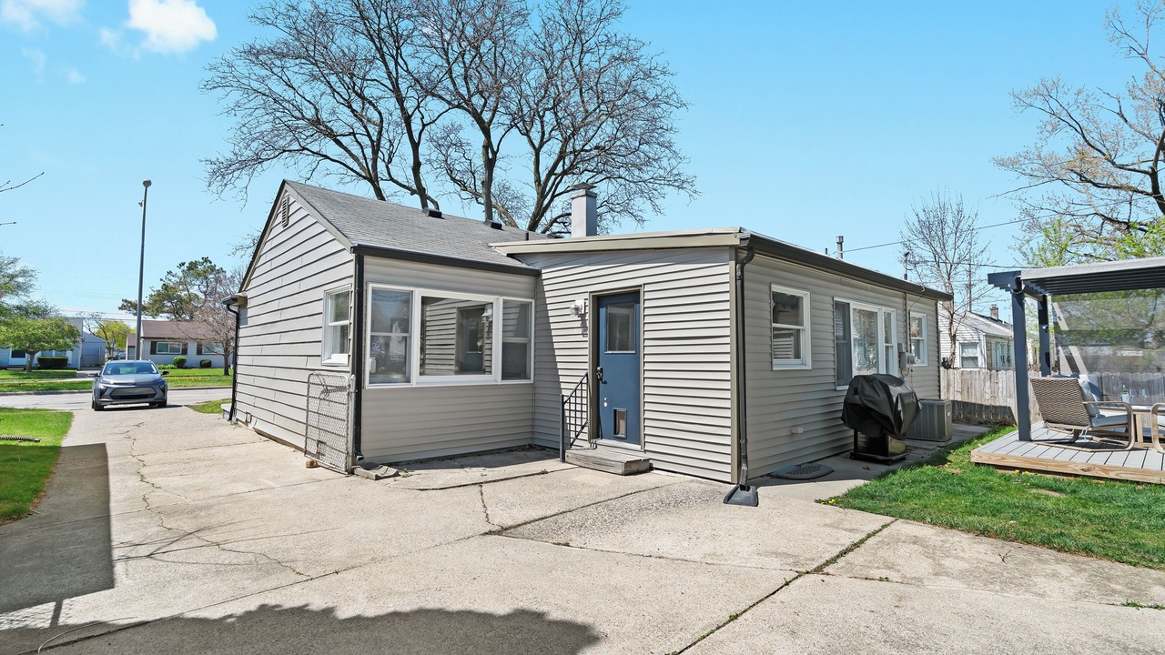Photo of Outdoor in Royal Oak